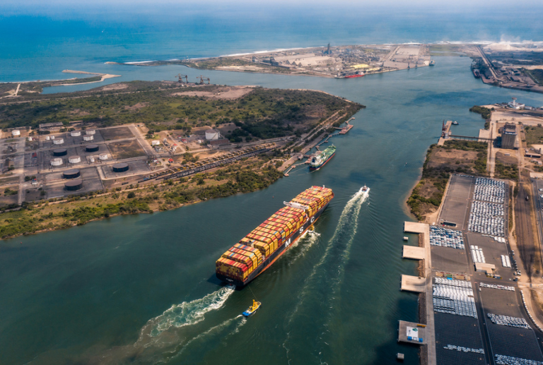 IT-ANÁLISIS: Puerto Lázaro Cárdenas registra 150 buques y alza de 6% en carga