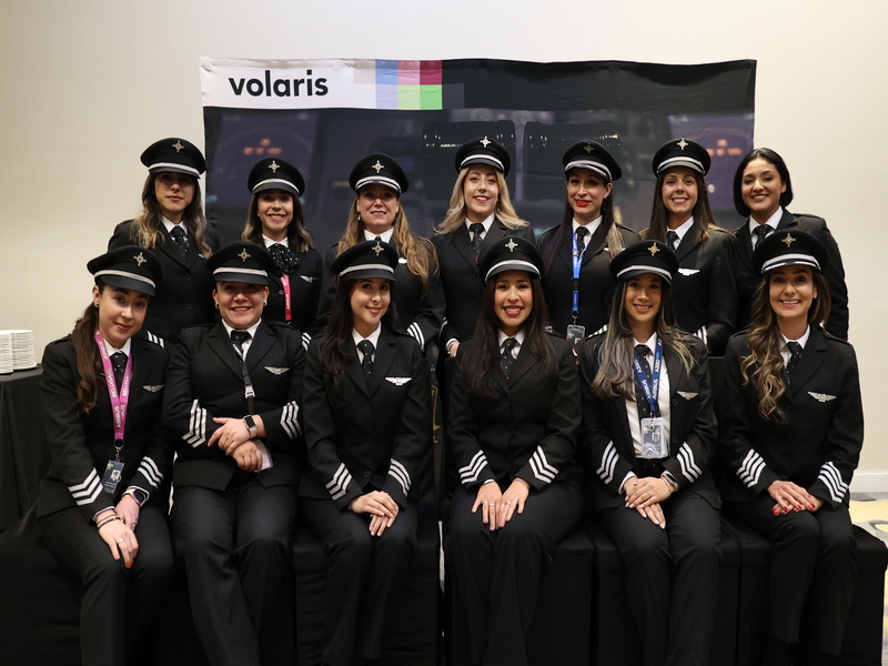 IT-ANÁLISIS: Volaris distingue a capitanas y oficiales que fortalecen la aviación