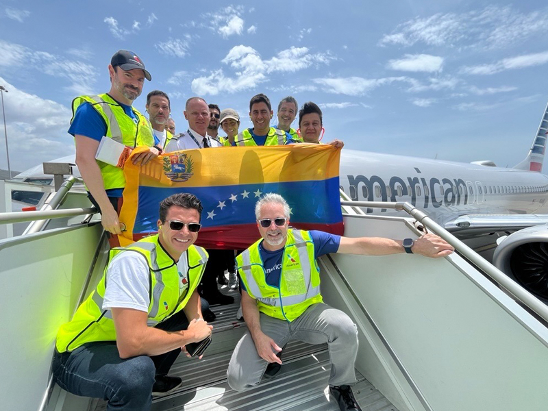 IT-ANÁLISIS: American Airlines envía ayuda humanitaria a Venezuela tras terremotos