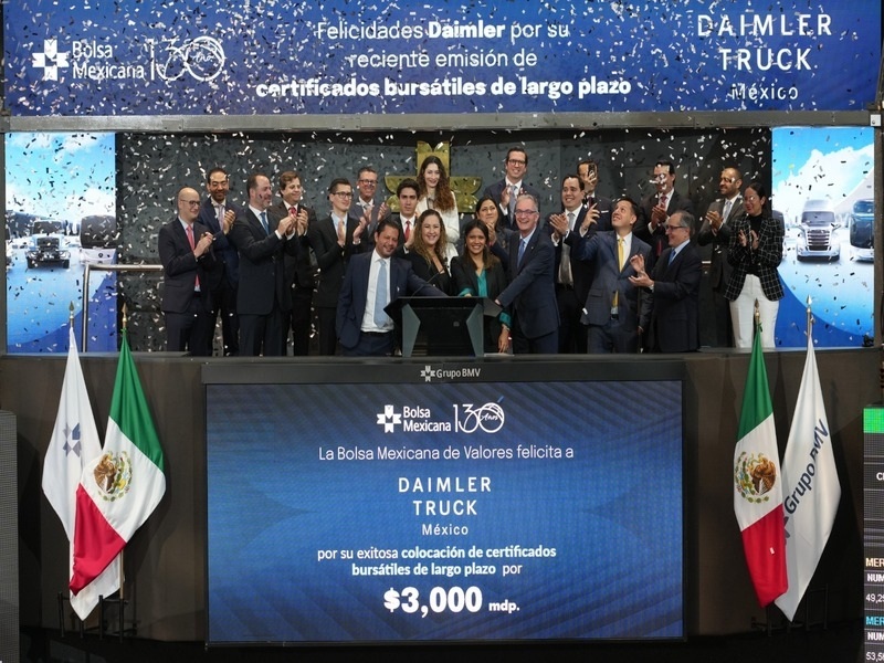 Daimler México concreta exitosamente bonos por 3,000 mdp en BMV