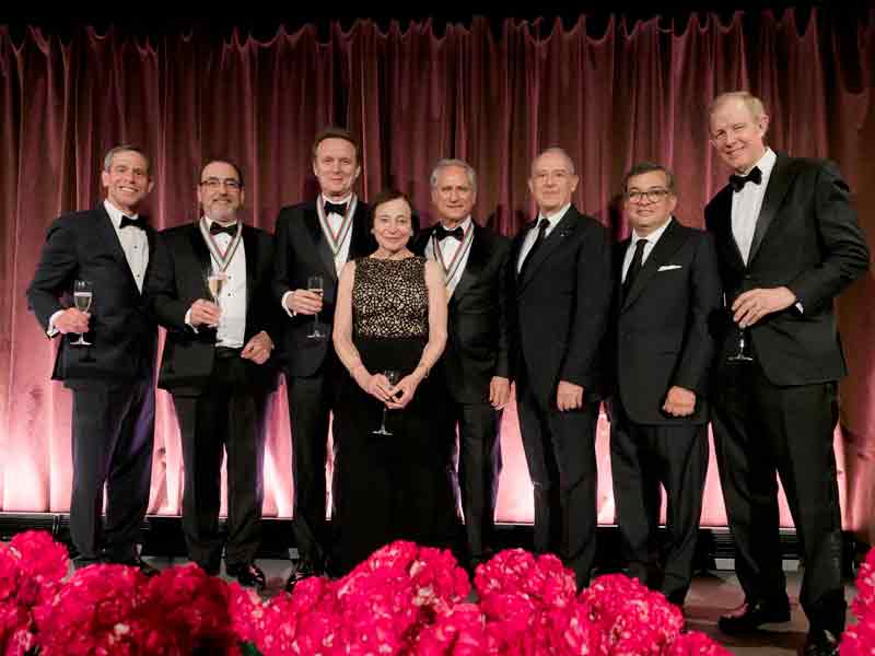 Alejandro Soberón recibe Medalla de Oro de Americas Society