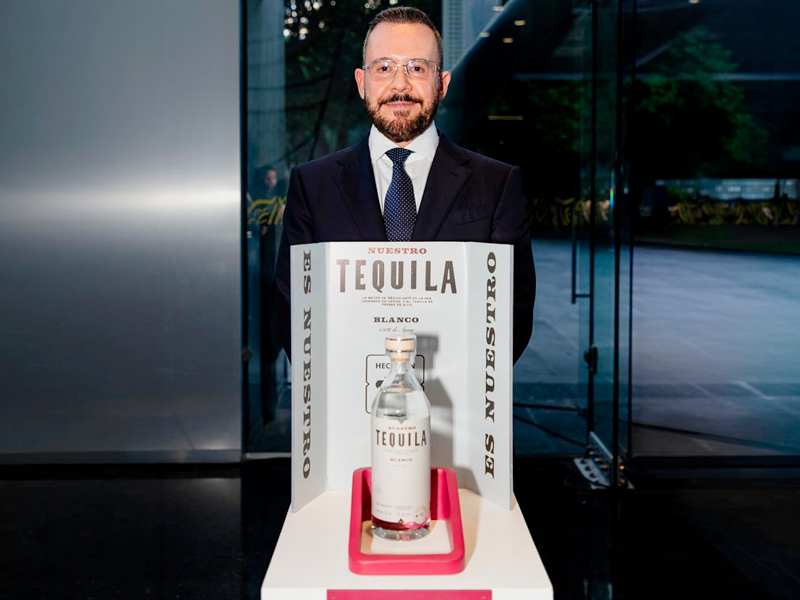 Industria tequilera presenta la Botella Institucional "Hecho en México"