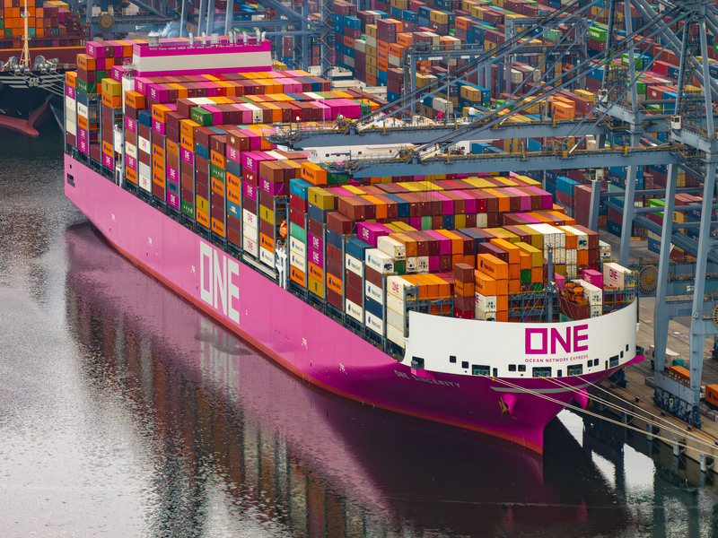 One Sincerity realiza su escala inaugural en Lázaro Cárdenas