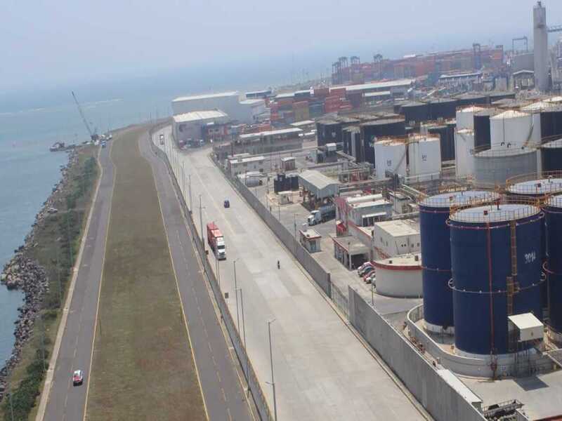 Desciende 13.3% movimiento de petróleo y derivados en puertos