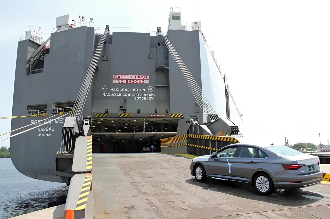 Movimiento de vehículos desciende de enero a abril en puertos 