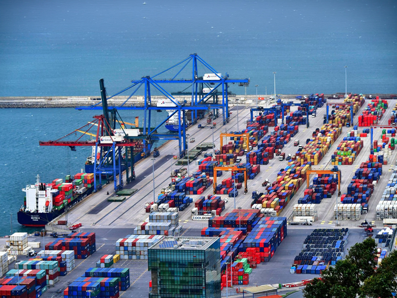 Tarifas de contenedores suben 9% por alzas en rutas transpacíficas y Asia-Europa