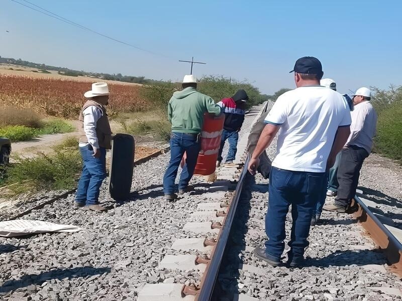 AMF y Concamin urgen al gobierno a liberar bloqueos en vías férreas